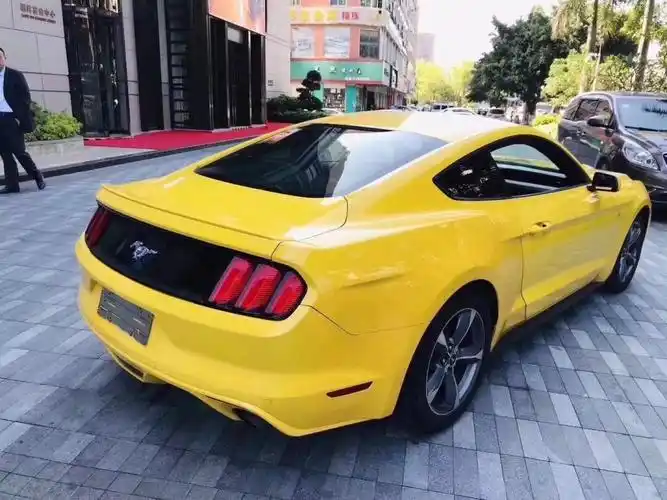 3t 新车指导价40.58万 双门4座轿跑车 无钥匙进入启