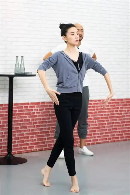 董洁《新舞林大会》颠覆认知 温柔豪迈双重画风随意切换