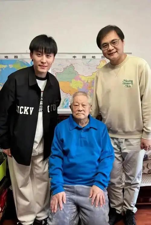 德云社高峰看望五位师爷杨少华田立禾常宝庆常宝丰张立林