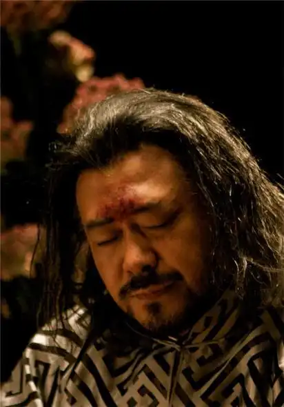 姜武《让子弹飞》剧照姜武新浪娱乐讯 12月16日,姜文,姜武两兄弟首次