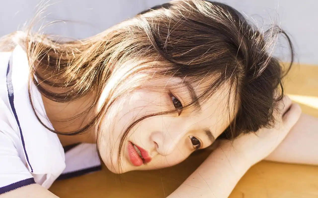 清纯美女户外自然治愈唯美写真图片桌面壁纸高清大图预览1920x1200