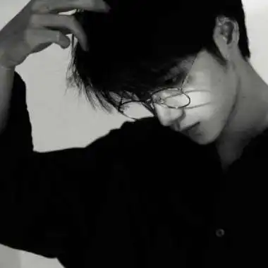 2021丧系男生头像真人侧脸