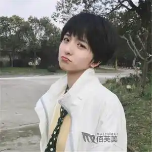 女生时尚短发假发图片