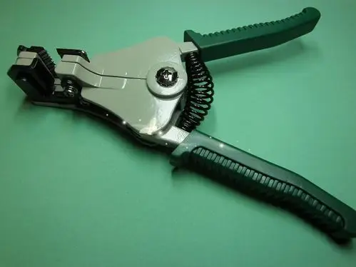 剥线钳 电子线自动剥线钳 剥皮钳 电线剥线钳 剥线0.25-2.5平方