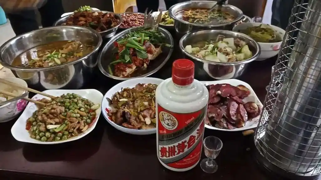 喝出仪式感茅台酒品饮温度有讲究
