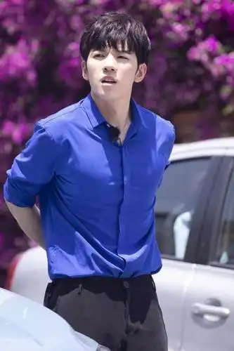 仝卓经纪人苏木仝卓商演拼盘演唱会仝卓出场费