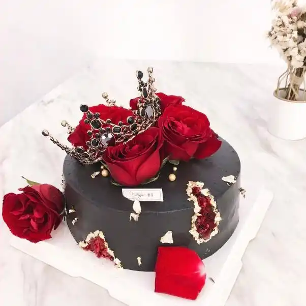 黑色系女王范蛋糕