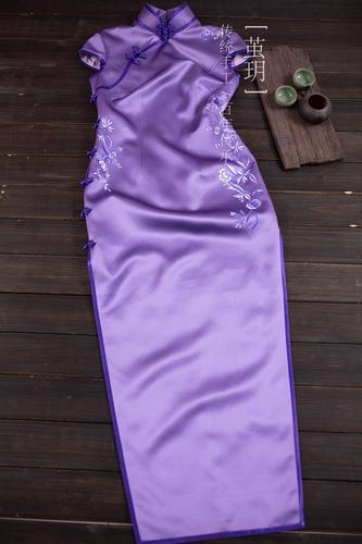茧玥高级定制新款 紫色重磅真丝时尚改良刺绣修身显瘦手工长旗袍