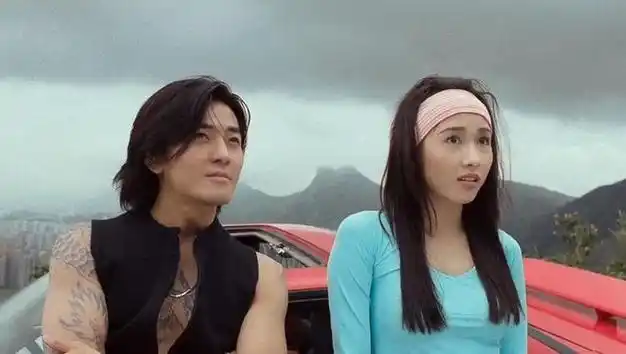 56岁郑伊健苍老憔悴认不出定居国外至今无子变化太大了