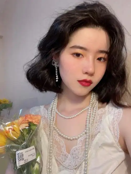 发型不对颜值白费长脸女生别错过港风短发洋气又复古