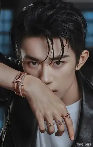 易烊千玺高清图片