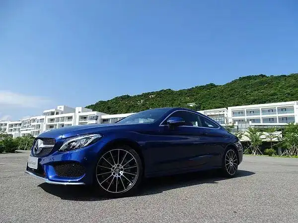 优雅梦想座驾 试驾梅赛德斯-奔驰c300轿跑车