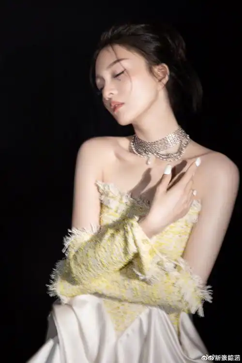 张韶涵泪钻##张韶涵花苞裙公主造型