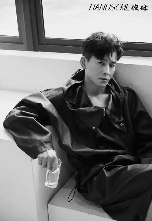 乔振宇沉稳帅气写真大片1515