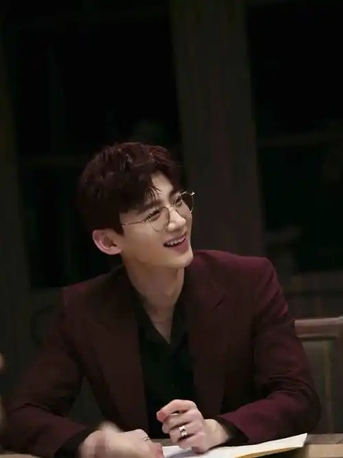 刘大锤出镜间爆出白敬亭和宋轶感情状态,网友看后笑成泪人_恋情_爱情