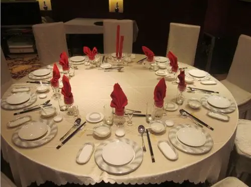 中餐宴会摆台