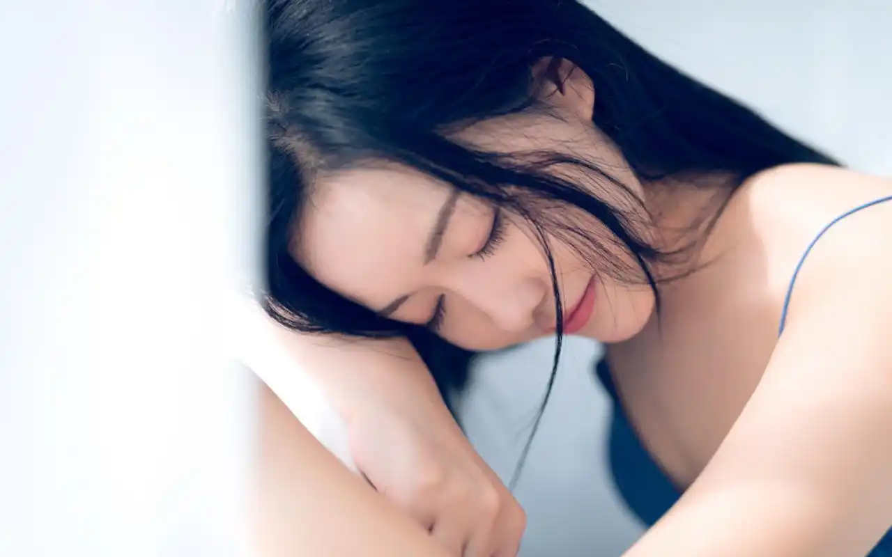 性感美女诱人写真图片桌面壁纸