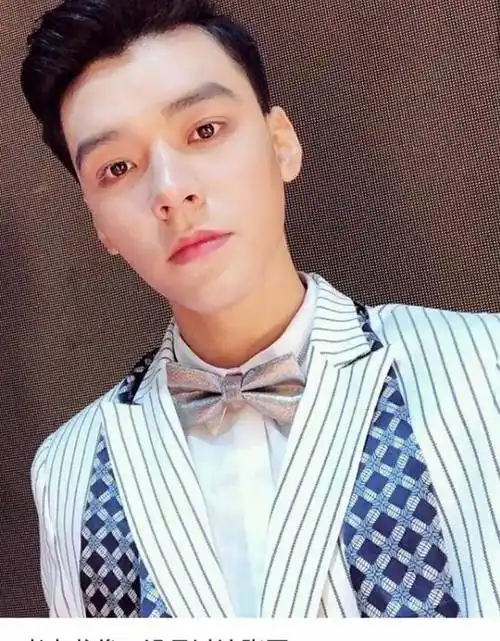 龚俊18岁旧照被扒,高大帅气和如今无异,但这一点变化大_网友_海报