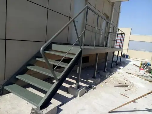 加工各类钢梯_西安爬梯_定制各类特殊铁件铁艺_量大从优