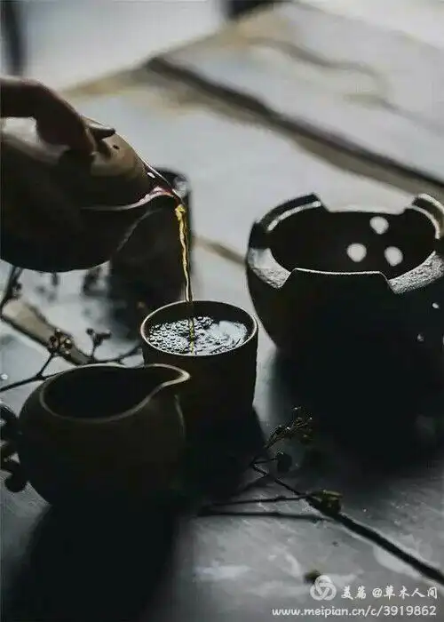 给自己煮一杯淡淡的茶,静品清茗