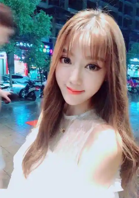 非诚勿扰新晋女神,与胡歌校友,颜值可以进入2018年top3