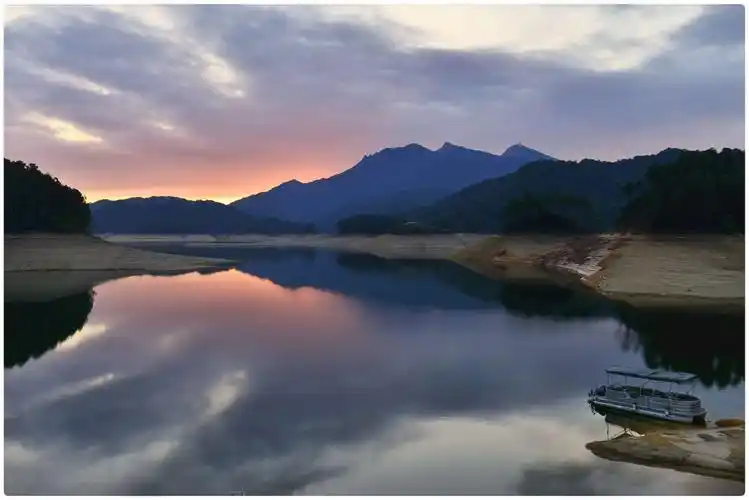 仙湖晨曦～拍摄地点:阳春八甲仙洞水库,拍摄时间:2018年12月18日