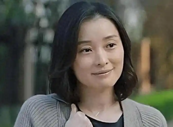 吴越怒斥谣言!陈建斌当年直接将吴越的行李扔出门外,伤人太深啊