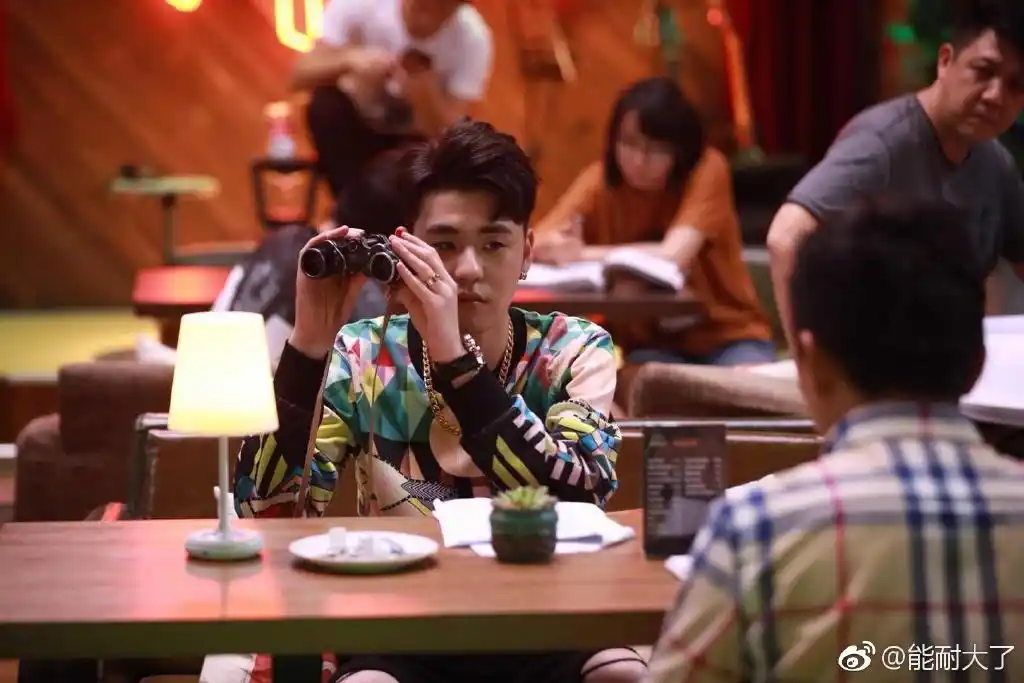 德云社情景喜剧《能耐大了》上线,张鹤伦张云雷主演,郭德纲监制