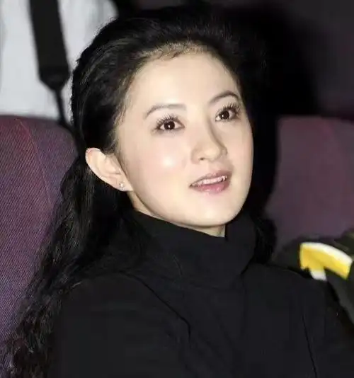 著名童星金铭,让撒贝宁苦恋20年,如今42岁的她选择不婚不育