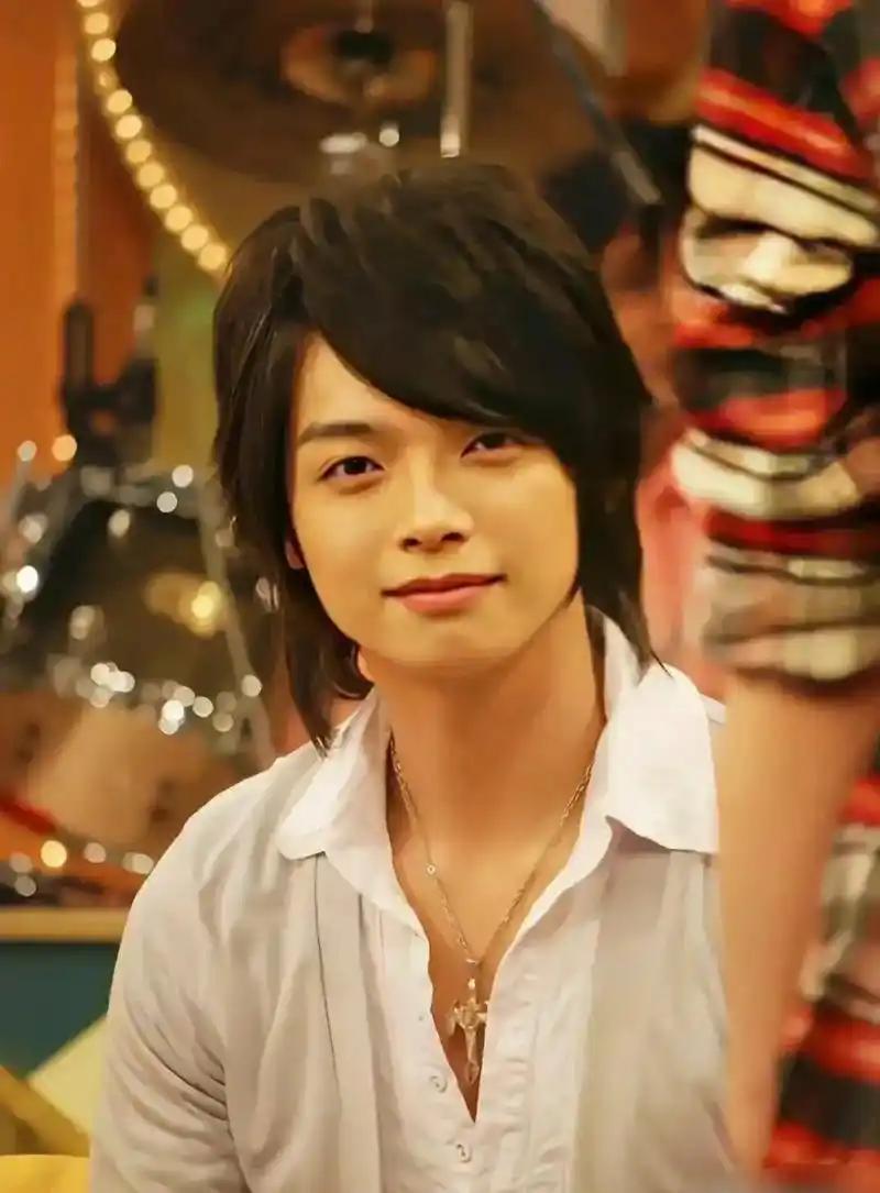 以前觉得《飞轮海》当中颜值最低的是辰亦儒,结果现在感觉他其实挺