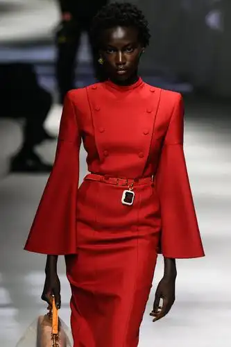 米兰时装周芬迪品牌时装秀