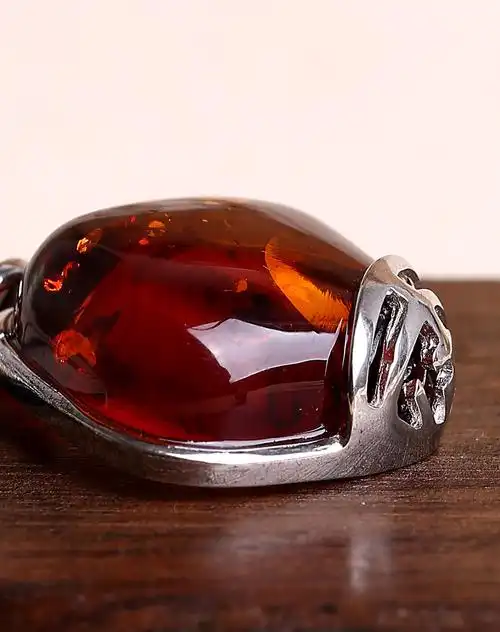 【独家】繁星点点天然血珀吊坠附证书