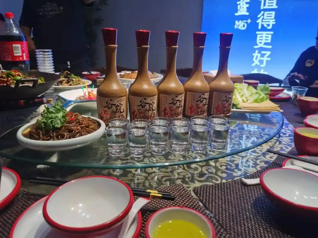 现场实拍 #只有照片能记录这份珍贵 #小酒喝起来音乐嗨起来 - 抖音