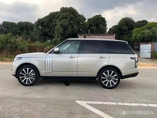 2022款路虎揽胜行政创世四座版,以其无与伦比的豪华气质和卓越性能