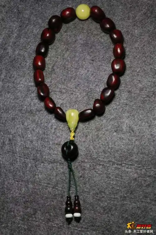 小叶紫檀随形珠(废手的活)