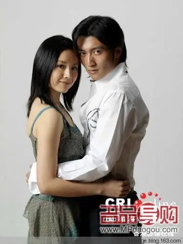 董洁与谢霆锋暧昧照曝光