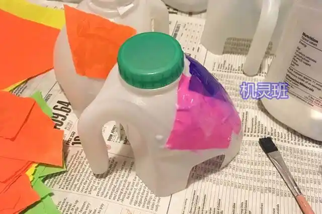 塑料牛奶瓶废物利用手工制作大象(步骤图解)