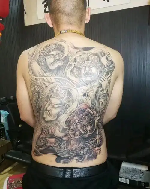 四大天王纹身图片_背部老传统纹身图案
