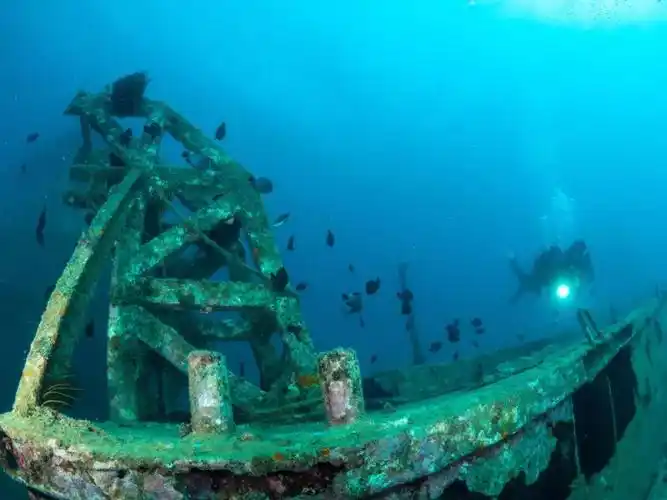 沉睡已久的神秘古沉船