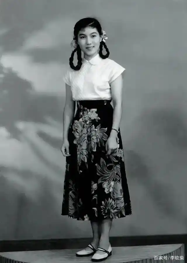 从傻子童养媳到一代名伶,"评剧皇后"新凤霞:我这一生,不信命