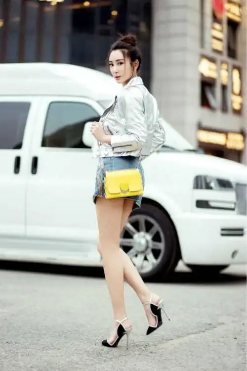 杜若溪睡衣写真长腿撩人