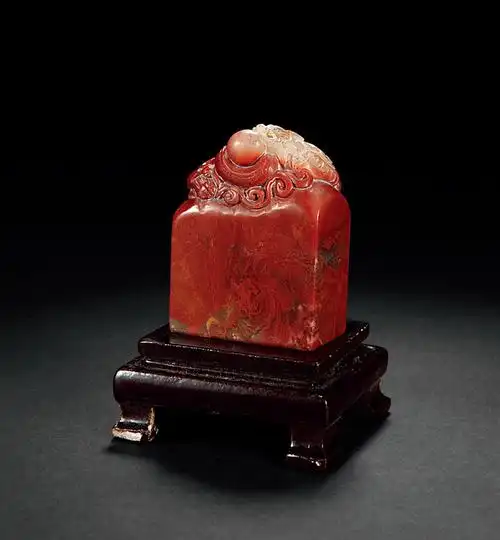 2266 鸡血石兽钮印章