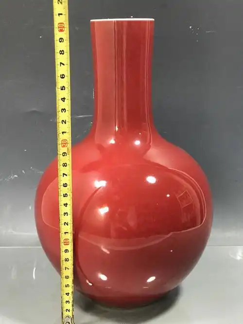 清雍正郎红天球瓶