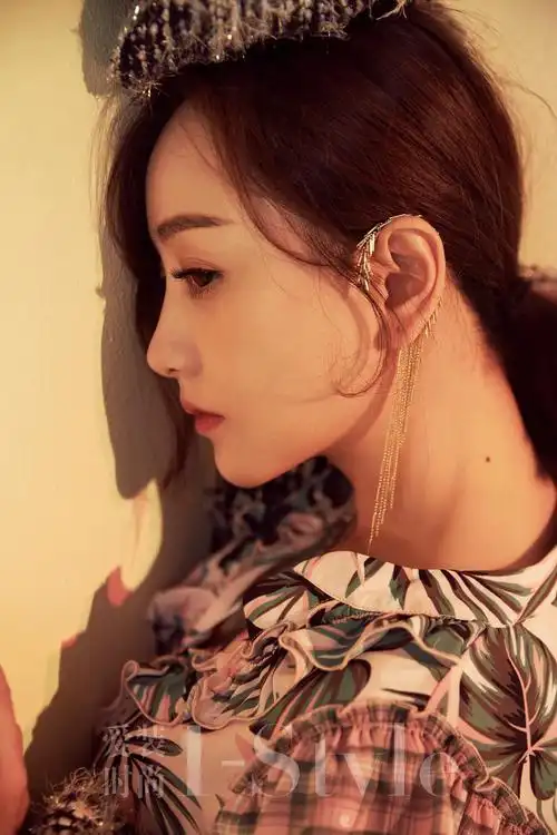 杨蓉的时髦穿搭功力堪称整容术!