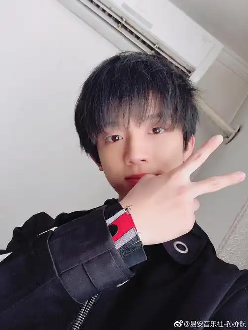 回顾帅男曾经的自拍三张