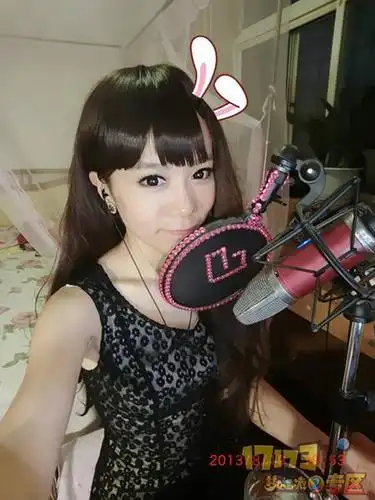 舞动精灵人气主播雁门关魅小舞