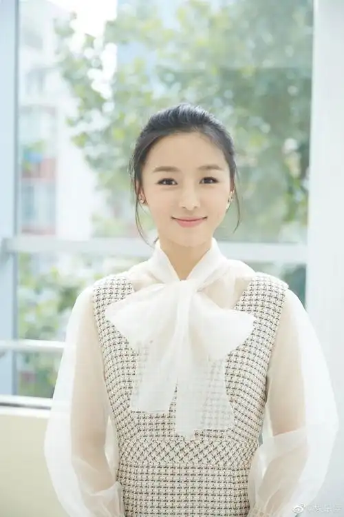 刘梦珂凌雁#看了献礼片《外交风云》觉得热血沸腾,演员@mayalau劉夢