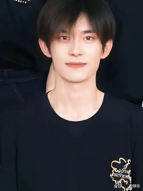 tfboys十周年演唱会今晚盛大开唱,易烊千玺令观众惊艳全场!