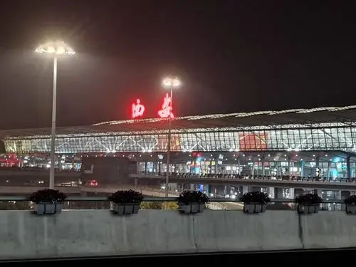 其它 西安之行 写美篇12点准时到达咸阳机场,温度比梅州下降了7～8度