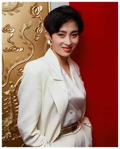 55岁张敏上热搜,网友看视频认不出真容,回忆杀爆红._演艺_角色_合作